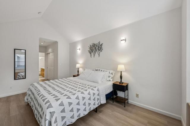 600 Willow Road, Menlo Park CA: https://media.crmls.org/mediaz/168c9362-c720-468b-943f-ef0905894578.jpg