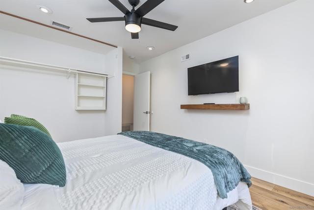 6641 Murray Park Dr, San Diego CA: https://media.crmls.org/mediaz/168cdbd0-92ca-42aa-b381-bdfaef9dfd36.jpg