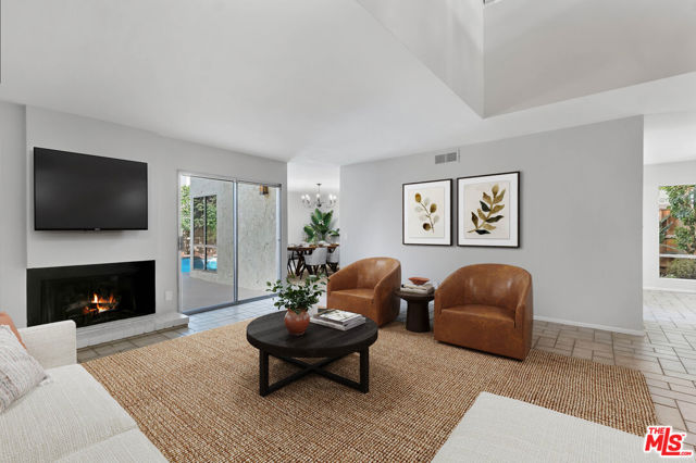 603 Racquet Club Lane, Thousand Oaks CA: https://media.crmls.org/mediaz/168d0c0d-89a3-491b-85ea-6058ccd8b81f.jpg