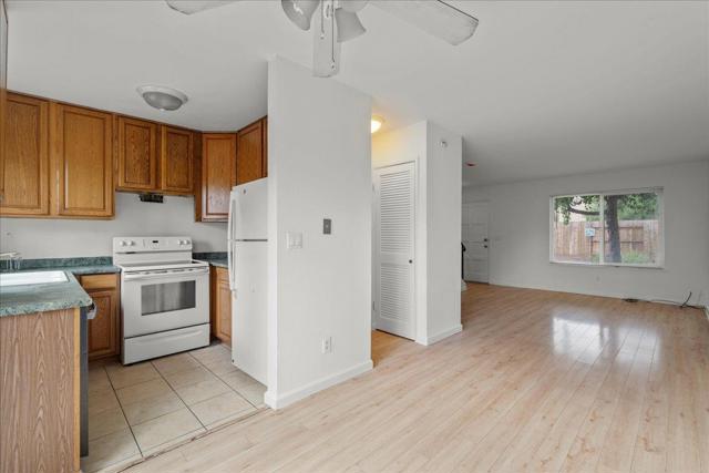 27418 Susan Place, Hayward CA: https://media.crmls.org/mediaz/168d15d3-4c4b-495d-924e-265712ce5dea.jpg