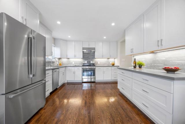 313 Del Rosa Way, San Mateo CA: https://media.crmls.org/mediaz/168df132-1126-4506-8fd1-8c8bafc46416.jpg