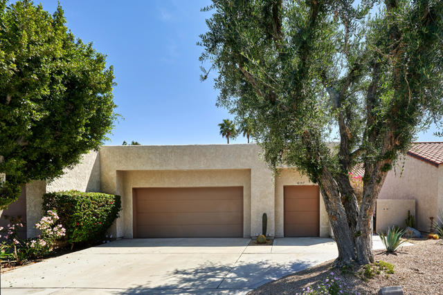 10317 Sunningdale Drive, Rancho Mirage CA: https://media.crmls.org/mediaz/168df70a-903d-49ab-aba2-c31045937482.jpg