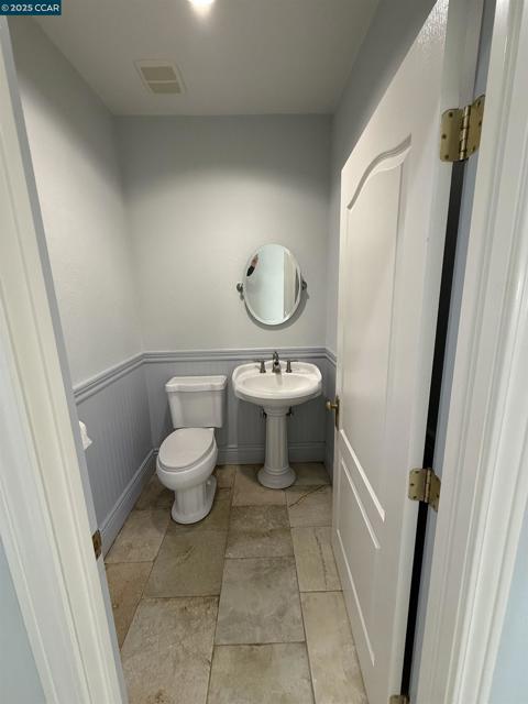 14051 State Highway 4, Byron CA: https://media.crmls.org/mediaz/168e3b68-310f-4de8-8bec-9c90ac0e40c0.jpg