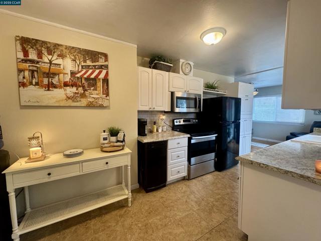 Image 7 of 46 For 2279 Saint George Dr