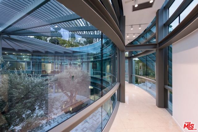 1169 Loma Linda Drive, Beverly Hills CA: https://media.crmls.org/mediaz/168f07ff-6831-40e6-bde2-e44ac6237518.jpg