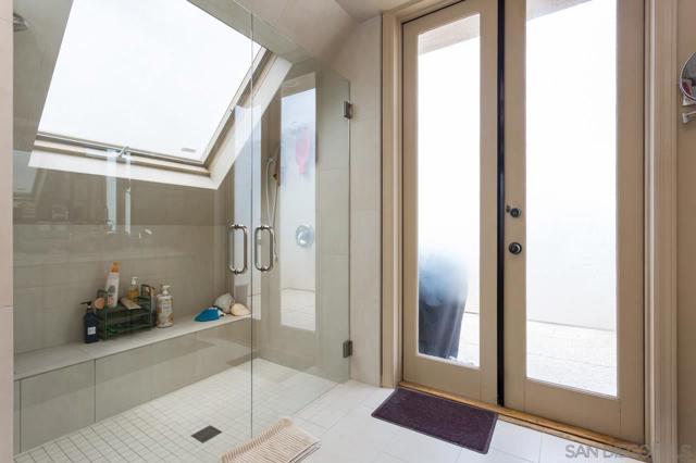 722 724 San Luis Rey Place, San Diego CA: https://media.crmls.org/mediaz/168f6a04-64fb-4b1e-8f6d-d985c0eab0f6.jpg