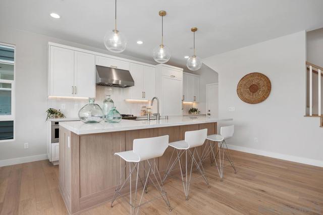 559 N Vulcan Ave, Encinitas CA: https://media.crmls.org/mediaz/16900fcd-05fd-4f41-9cc4-ae9644ff2362.jpg