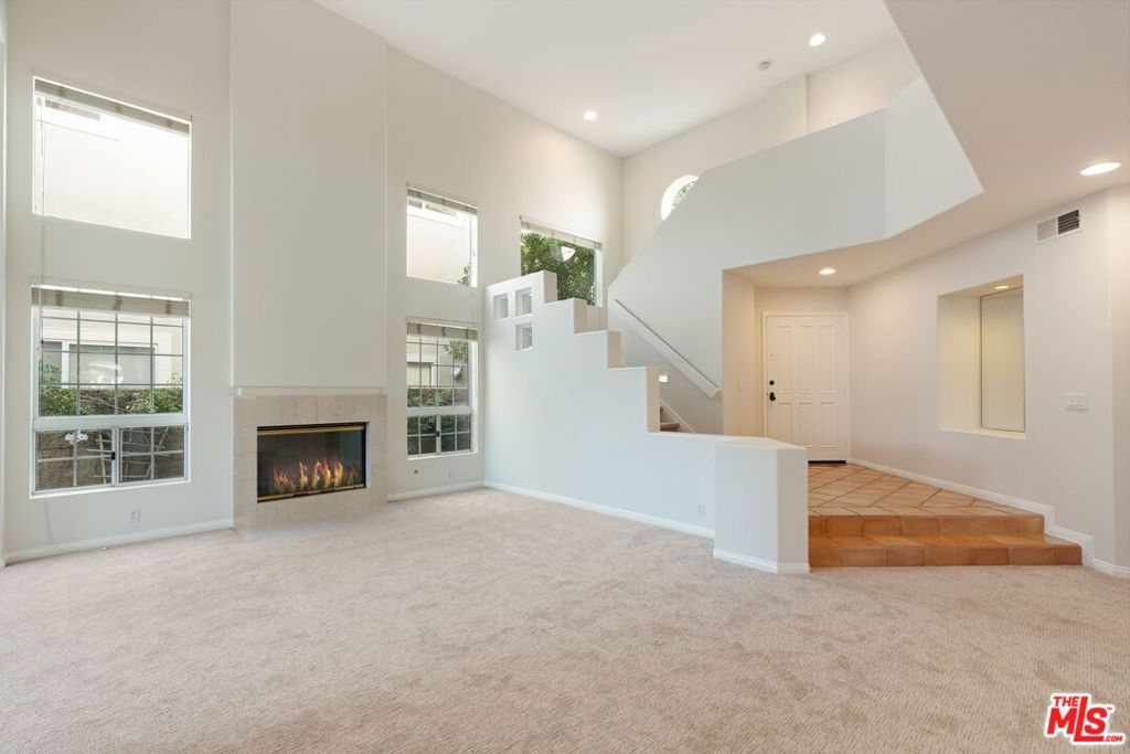 16904602 4454 42d5 B890 B4733f9c31e2