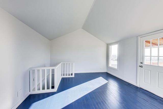 811 Oak Street, San Francisco CA: https://media.crmls.org/mediaz/16906b0b-1f83-4d18-833f-cc3092bfb054.jpg