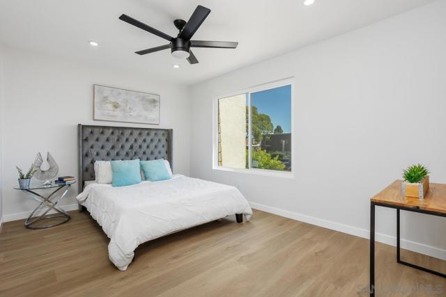 268 Festival Dr, Oceanside CA: https://media.crmls.org/mediaz/1691356a-a2bb-4fb7-95b3-72dc08c4ad80.jpg