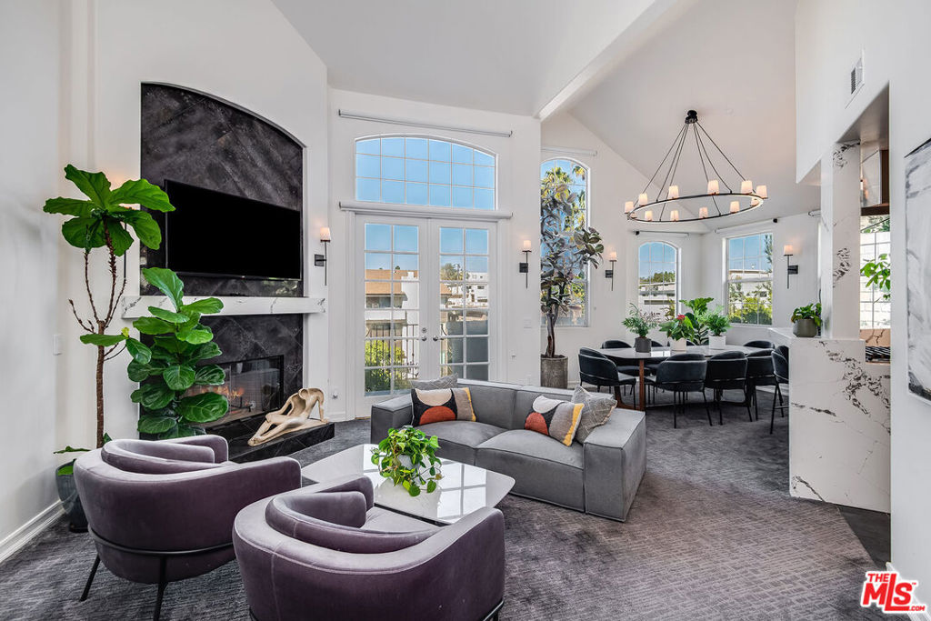 11680 Montana Avenue #302