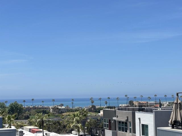 1570 Vista Del Mar Way, Oceanside CA: https://media.crmls.org/mediaz/16919b96-20bb-4935-95fa-93fe47856296.jpg