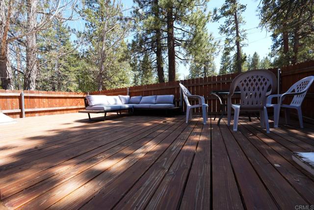 39414 Ruby Lane, Big Bear Lake CA: https://media.crmls.org/mediaz/16920163-92f0-4823-a8c6-c2dae1722db7.jpg