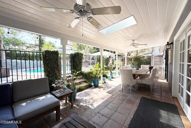 4748 Conejo Avenue, Woodland Hills CA: https://media.crmls.org/mediaz/16921b3d-ee0b-4947-9b8c-770aacf410fa.jpg