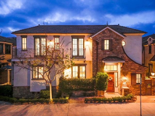 708 Silver Street, La Jolla CA: https://media.crmls.org/mediaz/1692885d-68f9-4d31-8c1f-130ddc7ccee3.jpg
