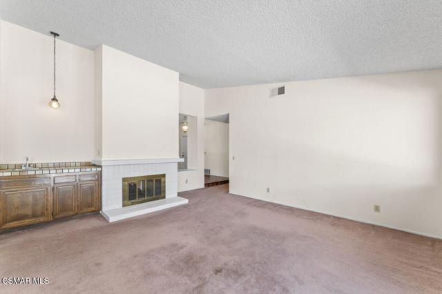 3116 Melody Lane, Simi Valley CA: https://media.crmls.org/mediaz/1692b840-8cd0-42dd-9a9f-5f82bb42062d.jpg