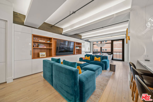 849 S Broadway, Los Angeles CA: https://media.crmls.org/mediaz/16932061-50f6-4304-94ba-a933e03e00b5.jpg