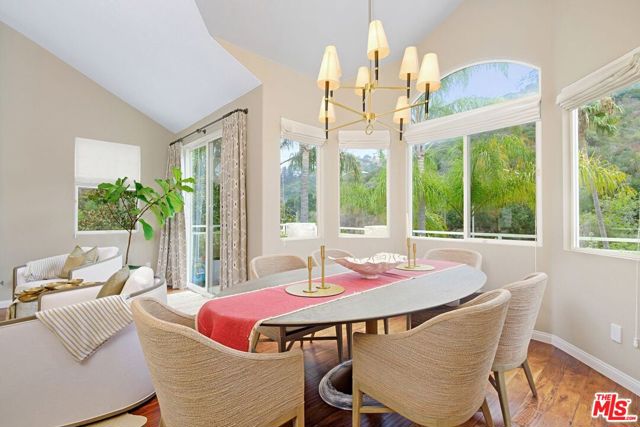718 Palisades Drive photo 8
