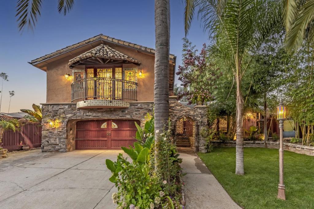 951 Foothill Drive