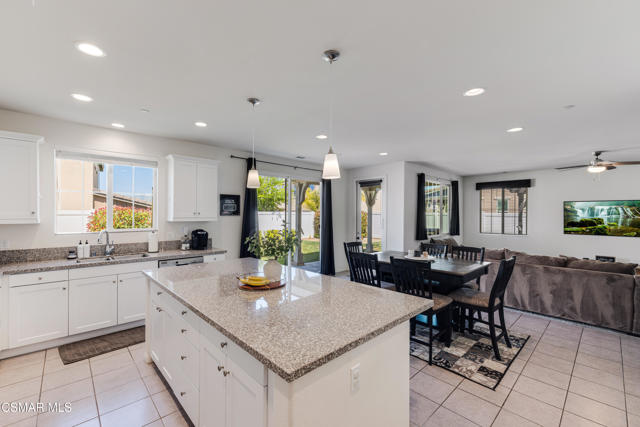 67 Clearwood Street, Fillmore CA: https://media.crmls.org/mediaz/1695501f-a328-464a-b7a3-3a87ba137af9.jpg