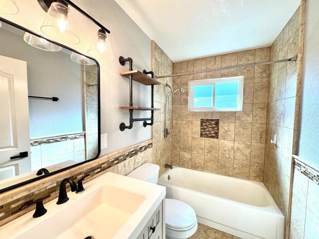 908 Bancroft Ave, Half Moon Bay CA: https://media.crmls.org/mediaz/1696aae1-f014-40b6-b14c-95e74560dc2f.jpg