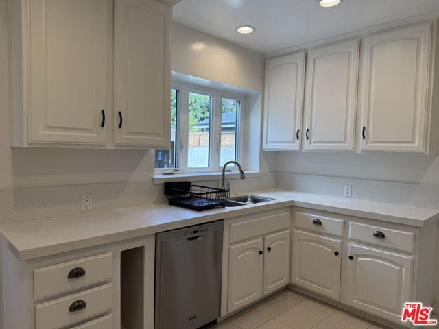 11293 Brookhaven Avenue, Los Angeles CA: https://media.crmls.org/mediaz/1696d655-cc2c-4242-9c5c-a8d210b788be.jpg