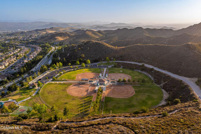4221 Goldstone Lane, Simi Valley CA: https://media.crmls.org/mediaz/16972e7f-9bd3-407b-90e9-9c6ec58df910.jpg