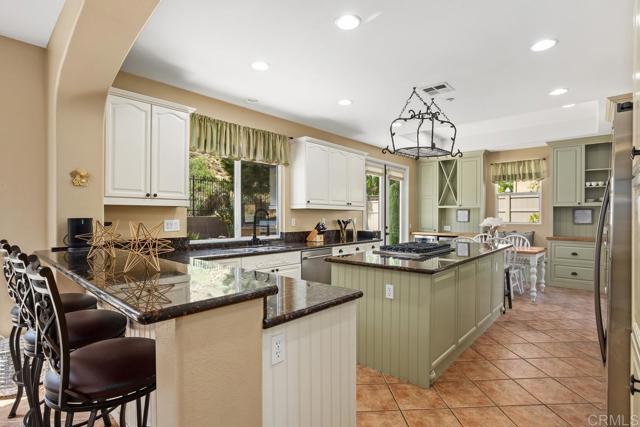 3385 Wild Oak Lane, Escondido CA: https://media.crmls.org/mediaz/1697341e-9cfe-451f-890a-e4007484fb9f.jpg