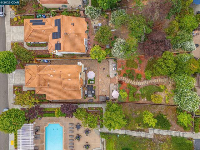 2120 Goldenrod Lane, San Ramon CA: https://media.crmls.org/mediaz/1698f4a1-016f-4d0b-b275-4775cb36d431.jpg