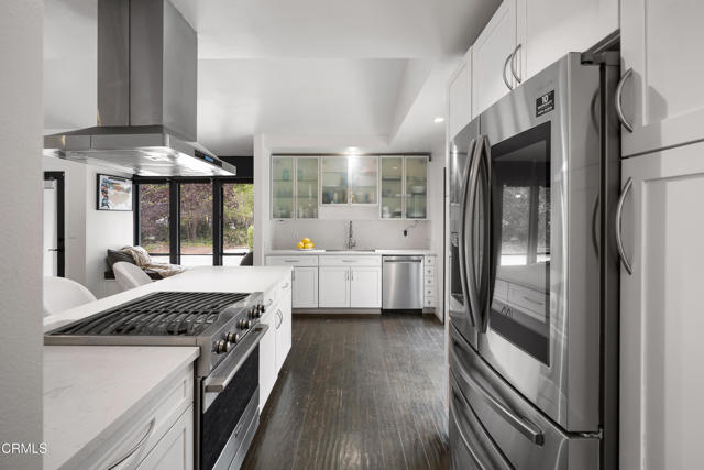 Detail Gallery Image 17 of 34 For 1445 Washburn Rd, Pasadena,  CA 91105 - 3 Beds | 2 Baths