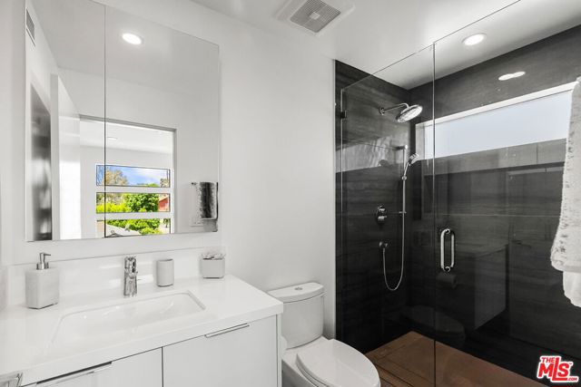 4338 Agnes Avenue, Studio City CA: https://media.crmls.org/mediaz/16995925-bdcd-4bf9-9f26-e40114e7ae36.jpg