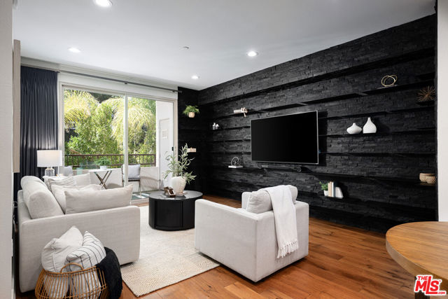 627 Deep Valley Drive, Rolling Hills Estates CA: https://media.crmls.org/mediaz/169973d3-e7dd-4004-8d86-d549b06c689f.jpg