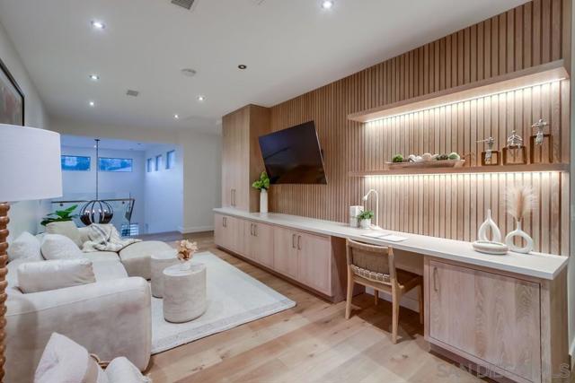 Image 28 of 71 For 5435 Parkview Dr.