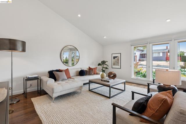 Image 5 of 60 For 7919 Phaeton Dr