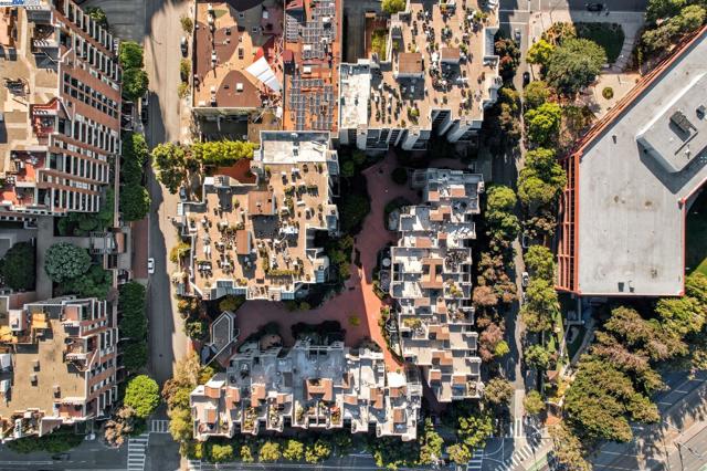 156 Lombard St, San Francisco CA: https://media.crmls.org/mediaz/1699aa8a-6a0f-43ae-82ad-3561050f1d62.jpg