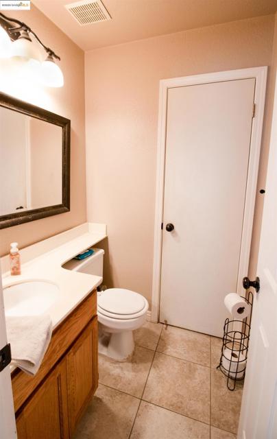 3985 S Coral Ct, Discovery Bay CA: https://media.crmls.org/mediaz/1699b257-17e1-49d8-a290-edf2f579c4b3.jpg