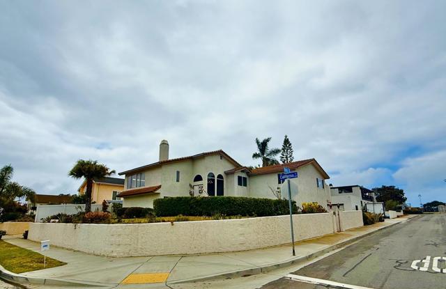 1210 CALIFORNIA, Imperial Beach CA: https://media.crmls.org/mediaz/1699bd1f-9ee6-41f4-bc39-f7de5410f492.jpg