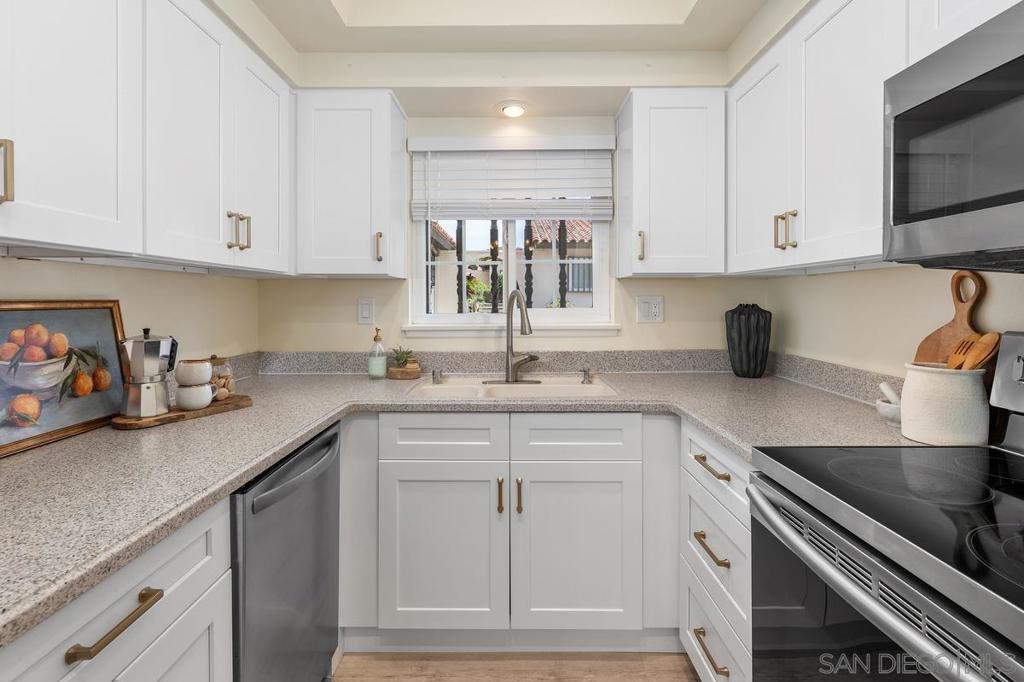 12204 Rancho Bernardo Rd - photo 8