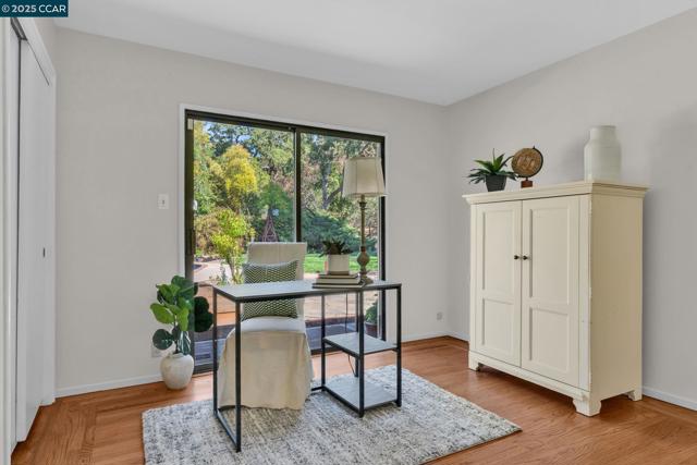 240 CASTLE GLEN ROAD, Walnut Creek CA: https://media.crmls.org/mediaz/1699f202-e3b0-4c57-b7cb-ccb9978217c5.jpg