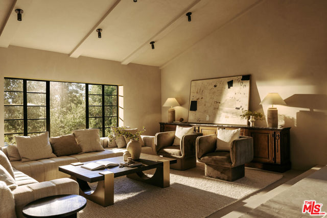4790 Galendo Street, Woodland Hills CA: https://media.crmls.org/mediaz/169a1446-5988-4c40-8d5d-e216d4caa7dc.jpg