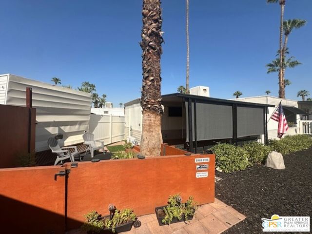 2 McKinley St., Cathedral City CA: https://media.crmls.org/mediaz/169ab43f-690b-4c67-a417-af498d3adf25.jpg