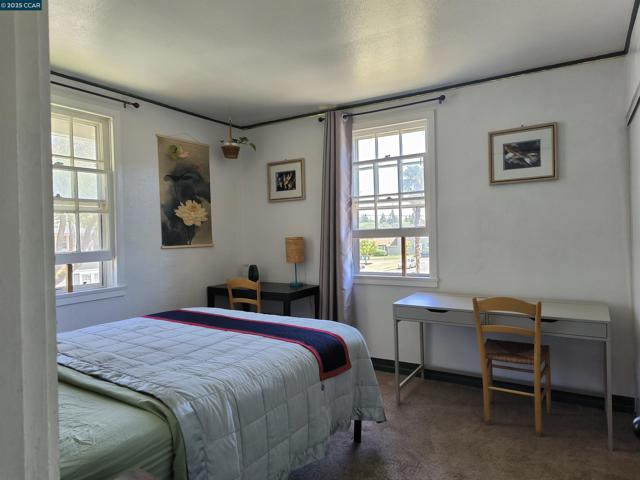13 Werden St, Vallejo CA: https://media.crmls.org/mediaz/169abdfe-5f54-4dc4-a1e5-dc11fbea646d.jpg
