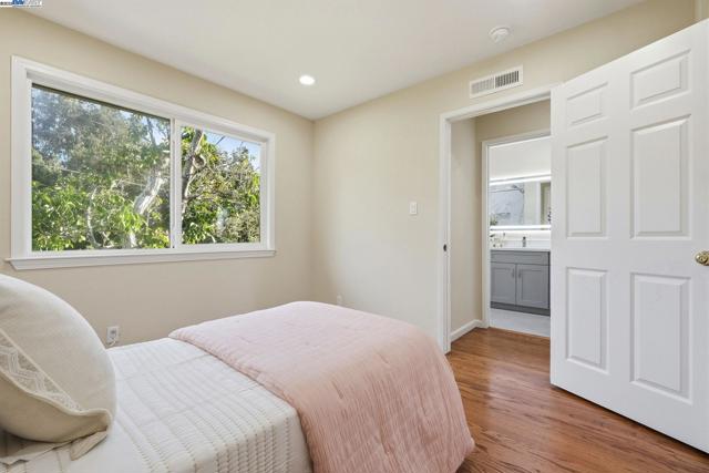 42293 Camino Santa Barbara, Fremont CA: https://media.crmls.org/mediaz/169c4a1b-469f-4498-9d0a-d9017f36e28b.jpg