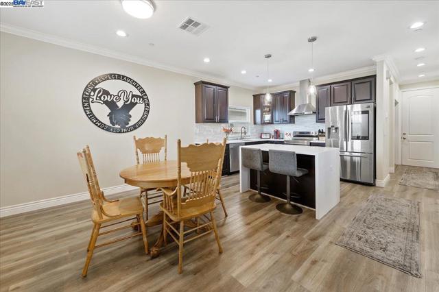 736 N P St, Livermore CA: https://media.crmls.org/mediaz/169cfd8a-be26-47fb-8540-f49b9f389795.jpg
