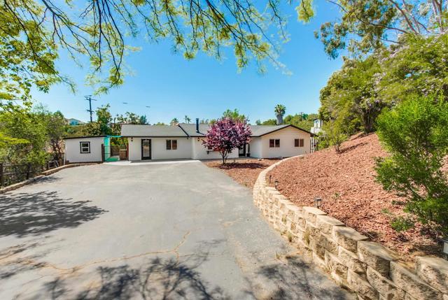 2167 Reineman Road, Fallbrook CA: https://media.crmls.org/mediaz/169de1d8-41ee-4af5-9ed7-d612298556cf.jpg
