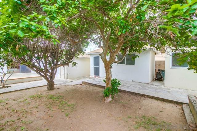 1354 Chalcedony St, San Diego CA: https://media.crmls.org/mediaz/169e0375-ac16-4078-ace2-c5973a313d10.jpg