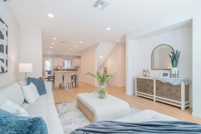 5588 El Dorado Ln, Dublin CA: https://media.crmls.org/mediaz/169e79a0-f106-4975-b627-9124368f581c.jpg