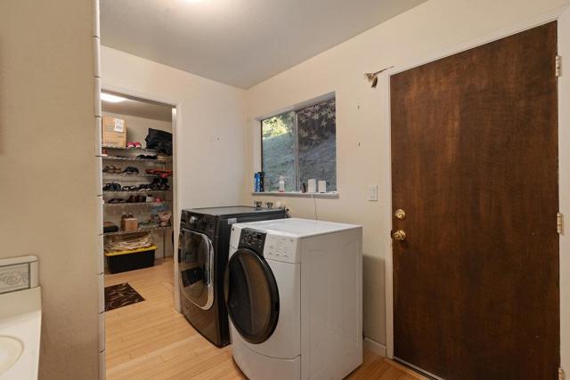 4760 Soquel Creek Road, Soquel CA: https://media.crmls.org/mediaz/169f3b3e-5f4d-4dd4-b5a5-b80934c9005e.jpg