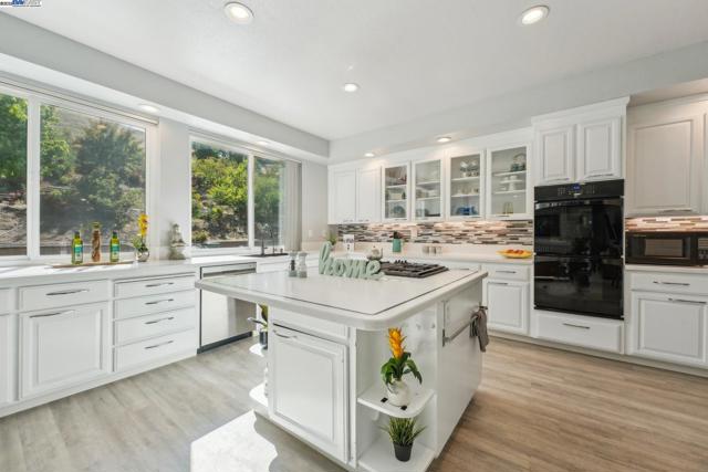 8244 Brittany Dr, Dublin CA: https://media.crmls.org/mediaz/169f80ab-d70e-44bf-8d83-593256d4a91f.jpg