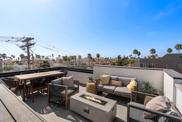 508 N Tremont Street, Oceanside CA: https://media.crmls.org/mediaz/169f894f-ca1a-4b2c-9682-1fea4cfdb66a.jpg